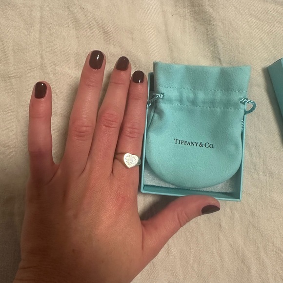 Tiffany & Co. Silver Heart Signet Ring size 8 - Picture 3 of 8